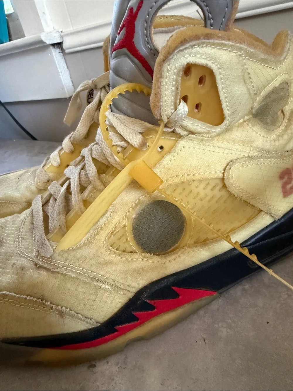 Off-White x Air Jordan 5 “Sail” Men’s 10.5 DH8565-100